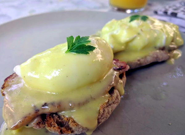 Eggs Benedict with Hollandaise Sauce